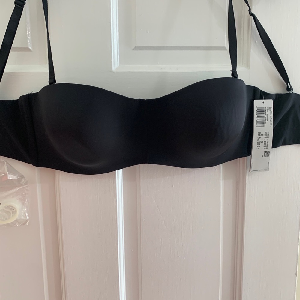 A black bra